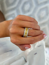 Anillo de diamante en forma de cúpula