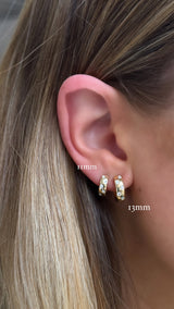 Huggies con diamantes dispersos