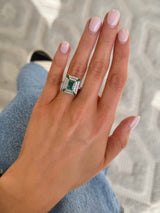 Pendientes Huggies con bisel pavé en relieve