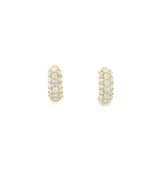 Pendientes Huggies con bisel pavé en relieve