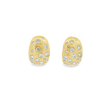 Pendientes Huggies con bisel pavé en relieve