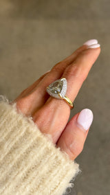 Puffy Bezel Trillion Ring