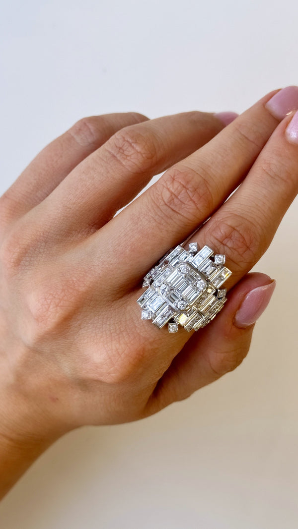Anillo de diamante en forma de cúpula 