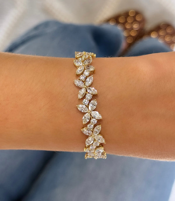 Pulsera de tenis con flor marquesa