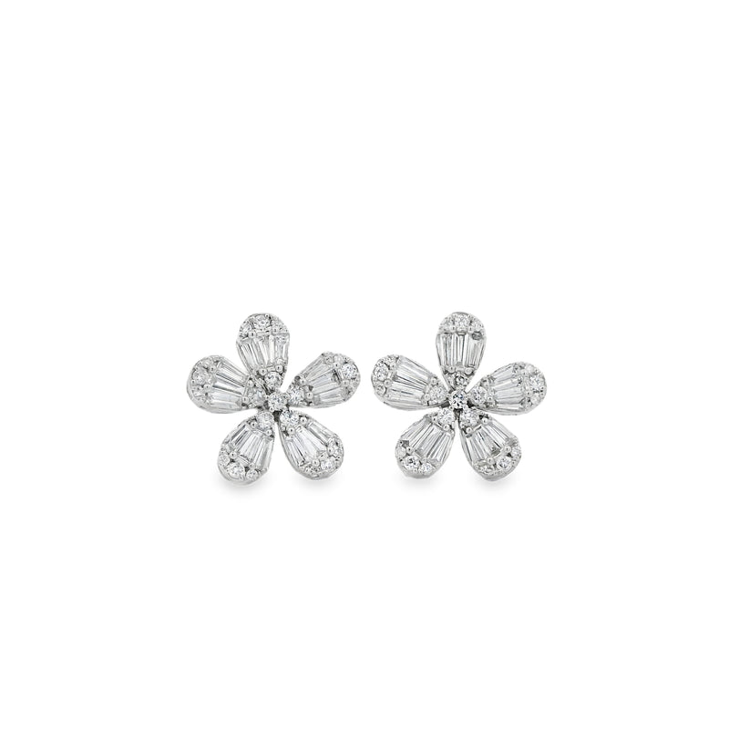 Pendientes con forma de flor y diamantes en talla baguette